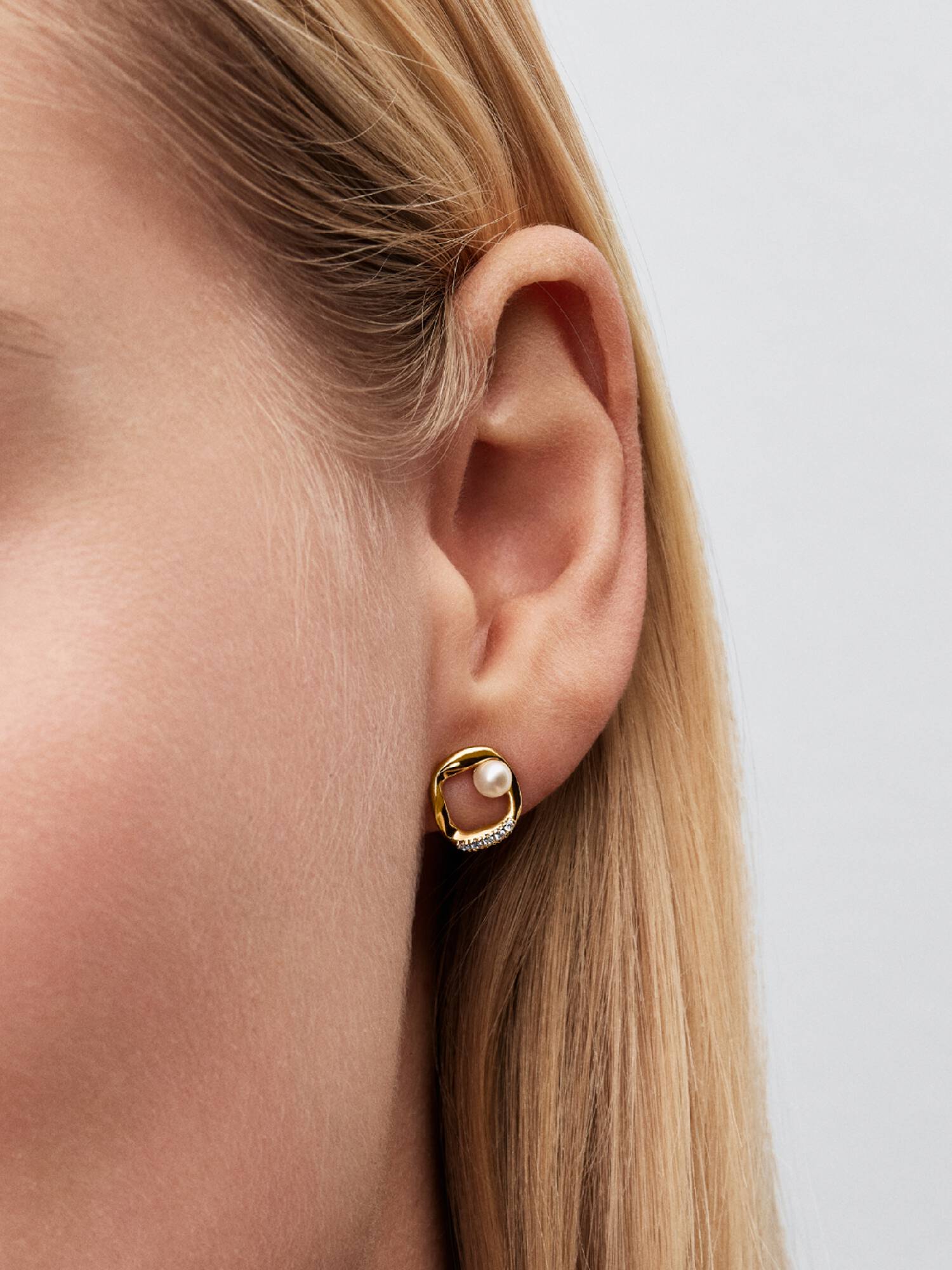 Organically Shaped Pavé Circle & Treated Freshwater Cultured Pearl Stud Earrings
