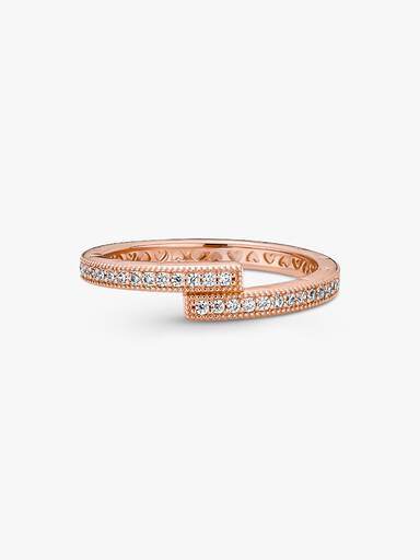 Sparkling Overlapping Ring