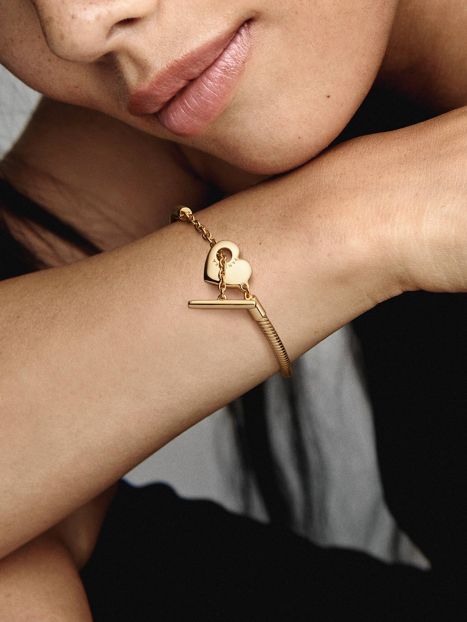 Pandora Moments Heart T-Bar Snake Chain Bracelet