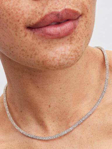 Platinum-Plated Heart Clasp Sparkling Mesh Necklace