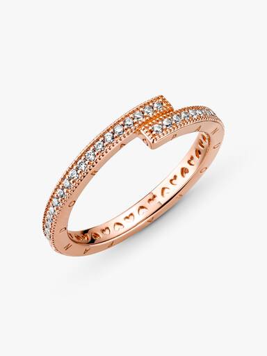 Sparkling Overlapping Ring