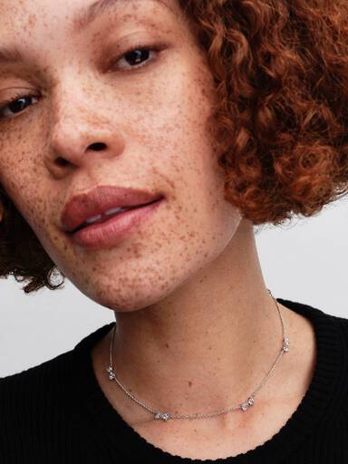 Bow Station Chain Necklace