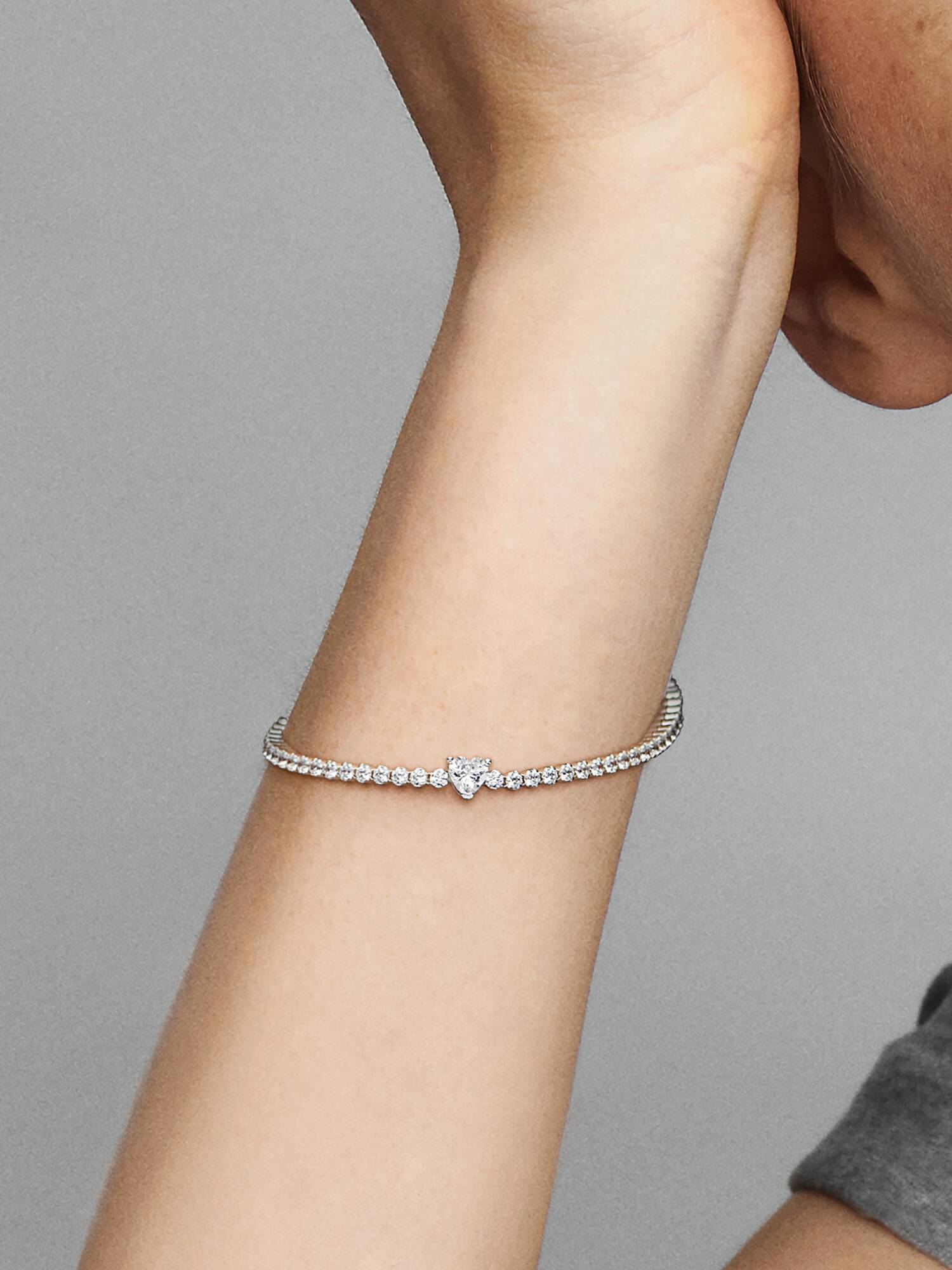 Sparkling Heart Tennis Bracelet
