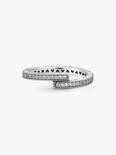 Sparkling Overlapping Ring