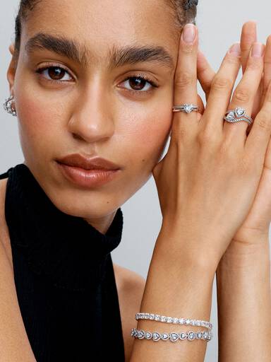 Wavy Pavé Heart Ring